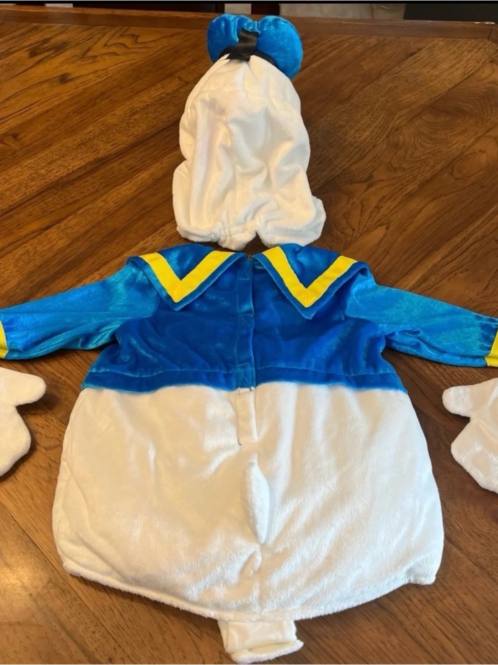 Disney Store Donald Duck Costume 6-12 Months Body, Gloves, Head- Squeaking Beak!